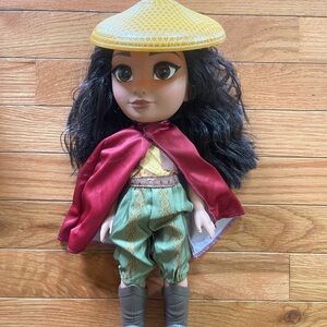 Adventure Doll with Red Cape and Green Outfit Disney Raya 7 inch doll